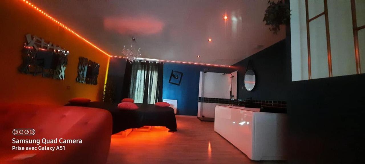 Nuit Insolite-Room Love Saint-Germain  المظهر الخارجي الصورة