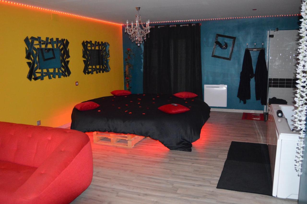 Nuit Insolite-Room Love Saint-Germain  المظهر الخارجي الصورة